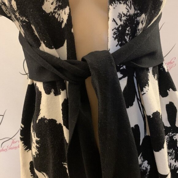 WILLI SMITH . Size Small. Cotton/Nylon Tie Front Cardigan Sweater. B81. - Picture 4 of 7